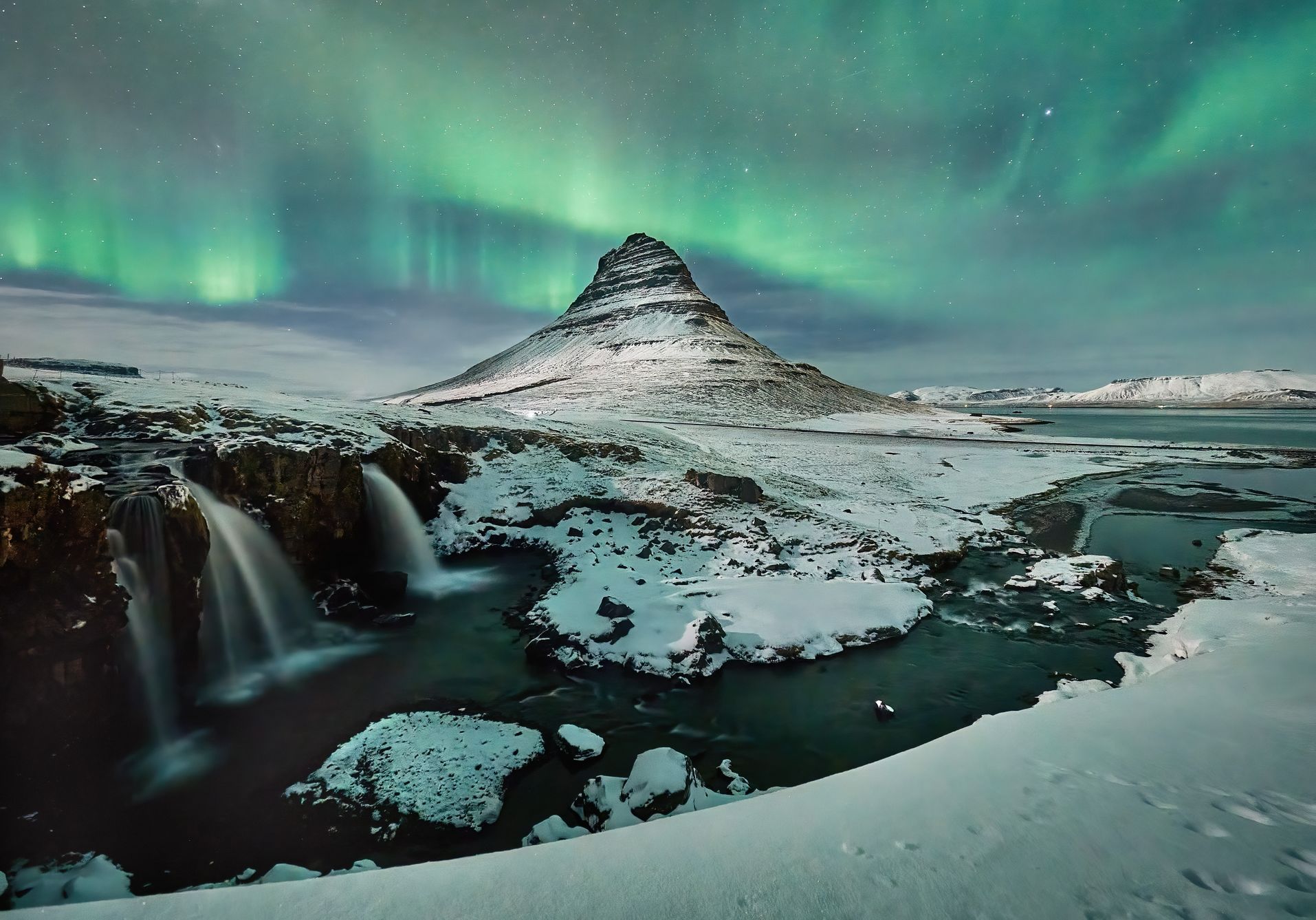 FOTO: Krásy Islandu objektivem fotografa Marka Ondráčka, Dvě tváře Islandu: Fotograf Ondráček o boji s živly a polární září, Magazín, fotogalerie
