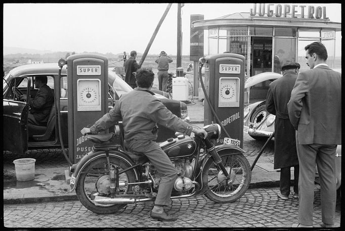 Střední a východní Evropa 50. a 60. let na fotkách amerických fotografů