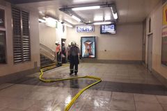Českem se přehnaly bouřky, v Praze hasiči odčerpávali vodu z tunelů a likvidovali popadané stromy