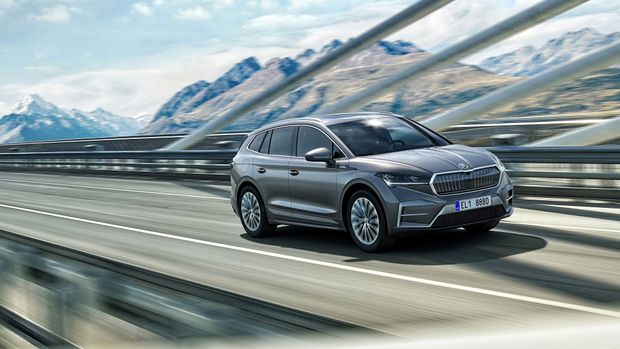 Prodej elektrických a spalovacích aut se v Češku vyrovná v roce 2032, věří Škoda