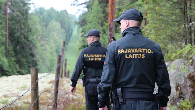 Finská pohraniční stráž střeží hranici s Ruskem.