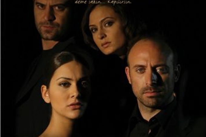 Turecká telenovela Tisíc a jedna noc, v originálu "Binbir Gece"
