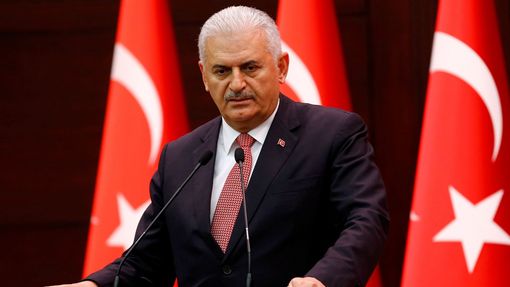 Turecký premiér Binali Yildirim řekl médiím, že v Turecku probíhá pokus o převrat.