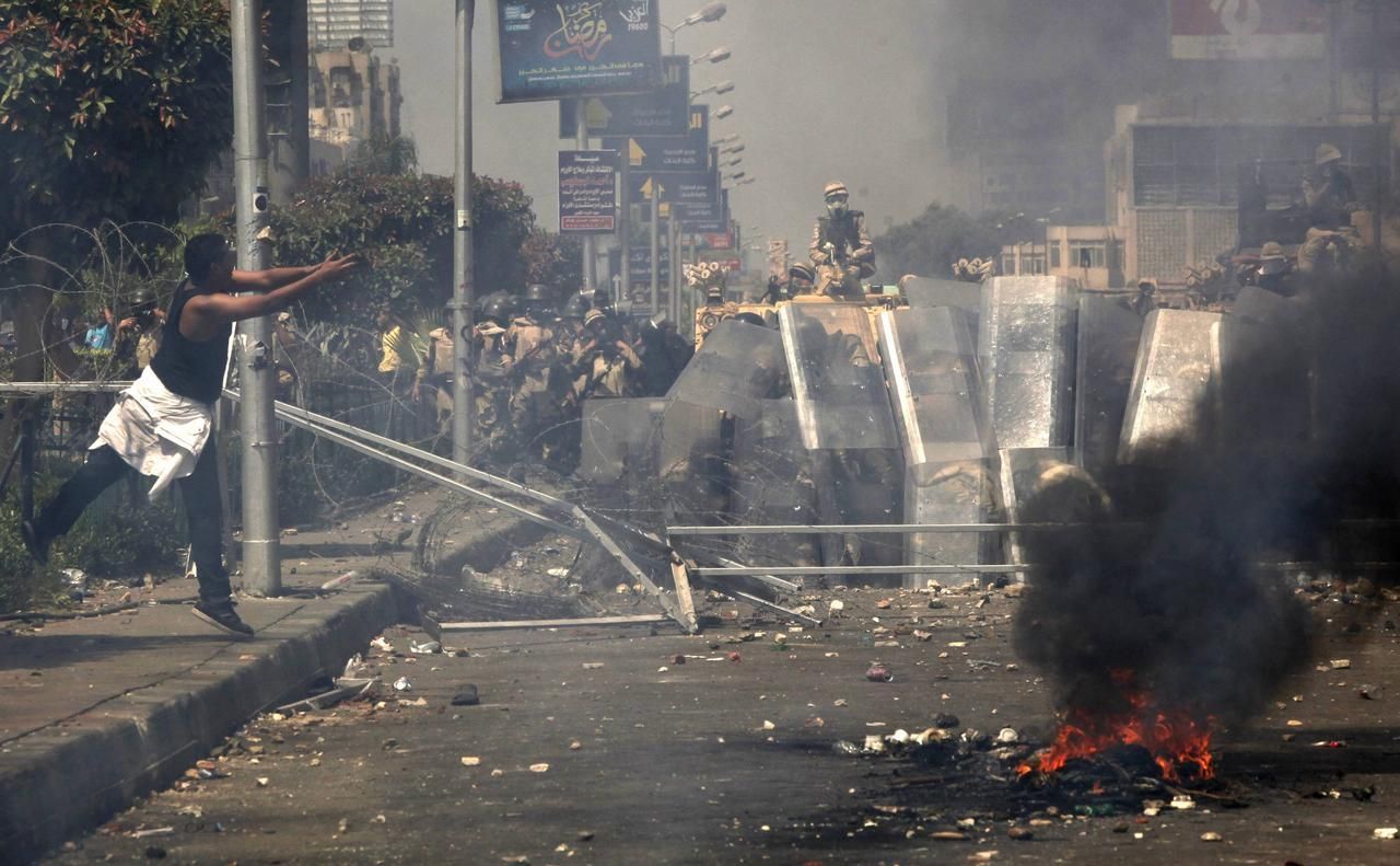 Egypt - zásah proti demonstraci Mursího stoupenců