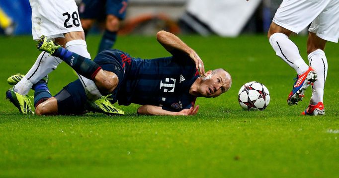 LM, Bayern Mnichov - Plzeň: faulovaný Arjen Robben