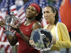 Trofej pro vítězku US Open zůstala v USA. Vyhrála ji Serena Williamsová po finálovém vítězství nad Srbkou Jankovičovou.