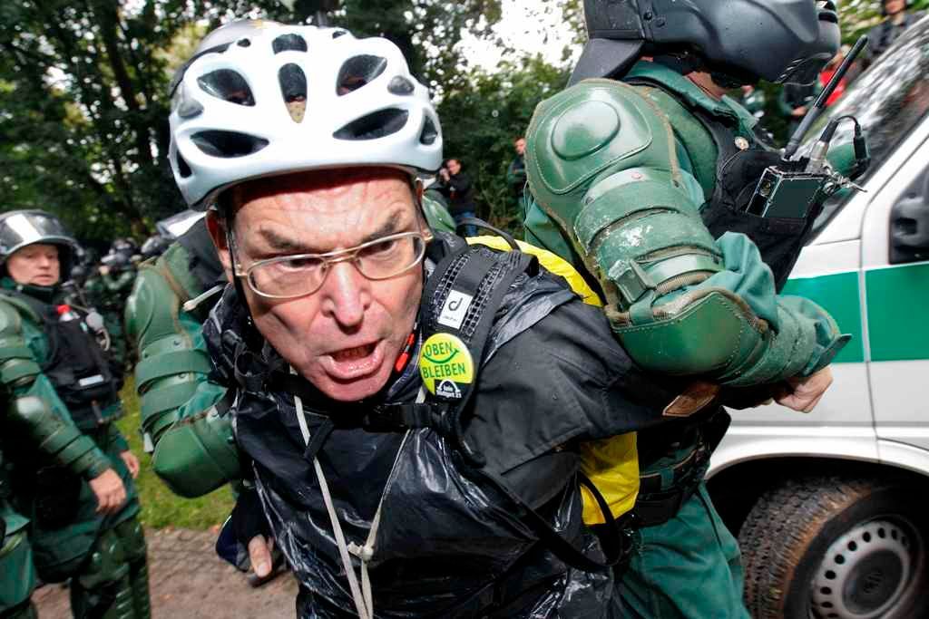 Stuttgart - nádraží - protest