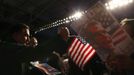 U.S. Republican presidential nominee and former Massachusetts Governor Mitt Romney greets supporters at a campaign rally in Newport News, Virginia, November 4, 2012. REUTERS/Jim Young (UNITED STATES - Tags: POLITICS ELECTIONS USA PRESIDENTIAL ELECTION) Published: Lis. 5, 2012, 3:47 dop.