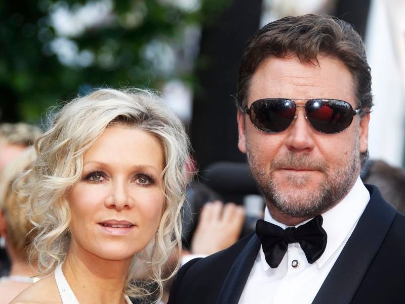 MFF v Cannes - Russell Crowe s manželkou