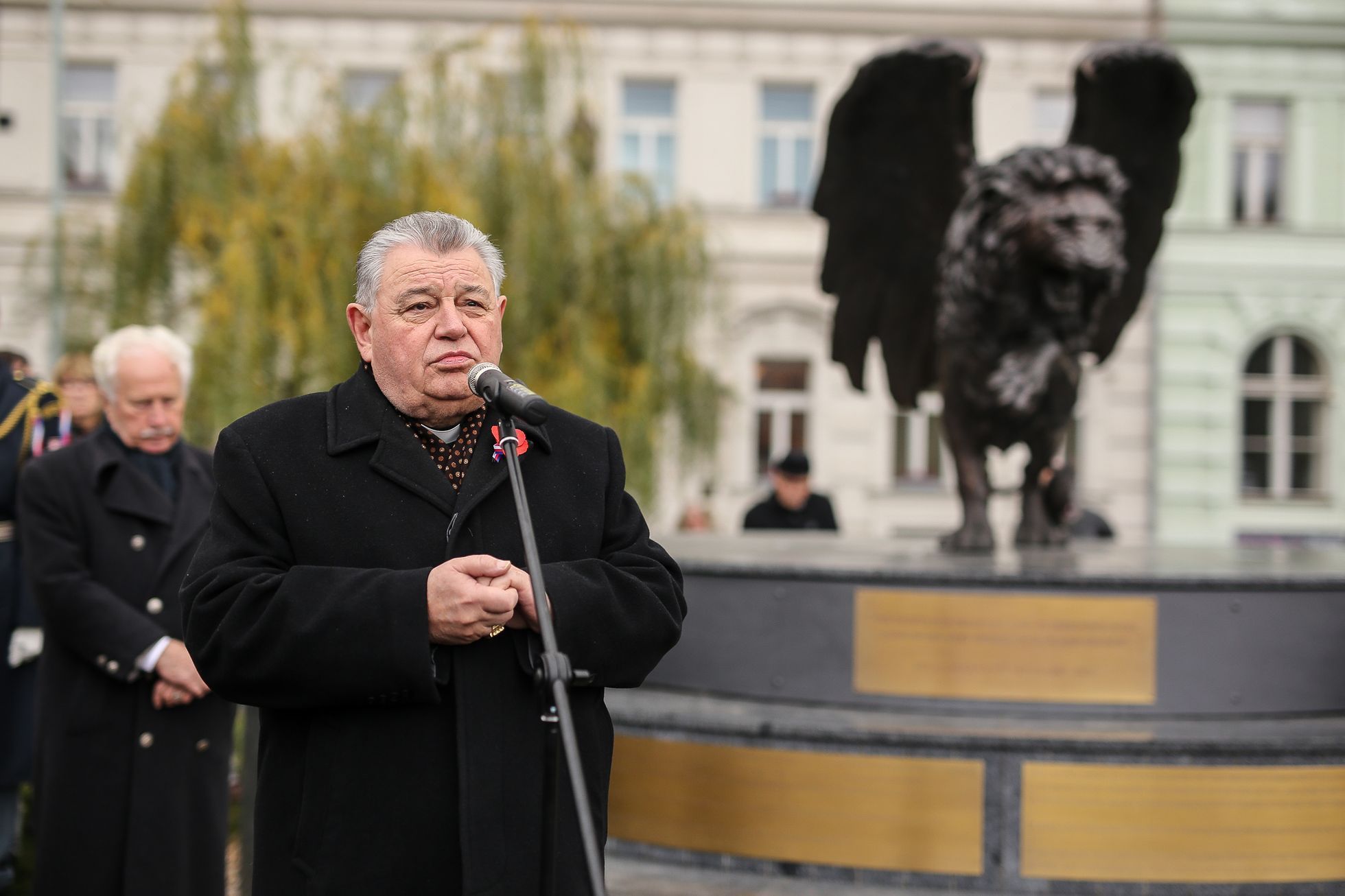 Odhalení pamětní desky Čechoslovákům bojujícím v RAF na památníku na Klárově v Praze