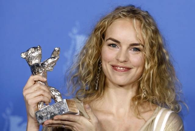 Berlín, medvědi, Nina Hossová