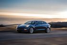 Tesla představila svůj nejlevnější elektromobil Model 3
