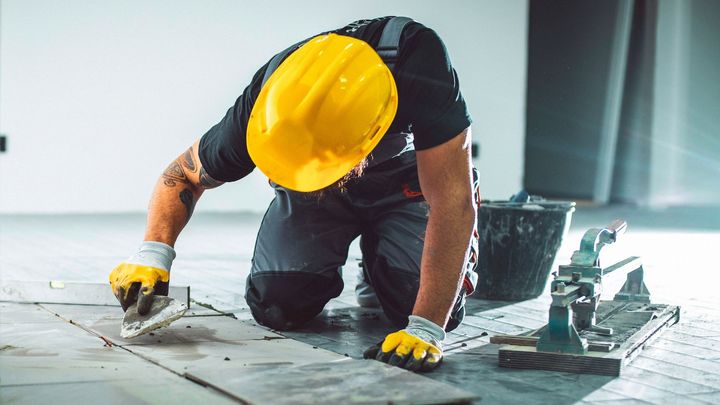 Řemeslníci jsou příliš drazí, myslí si polovina Čechů. Na jejich práci se čeká týdny; Zdroj foto: iStock