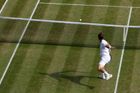 Berdych hrál ve Wimbledonu čtvrtý den v řadě a den po dokončení pětisetové výhry nad krajanem Jiřím Veselým.
