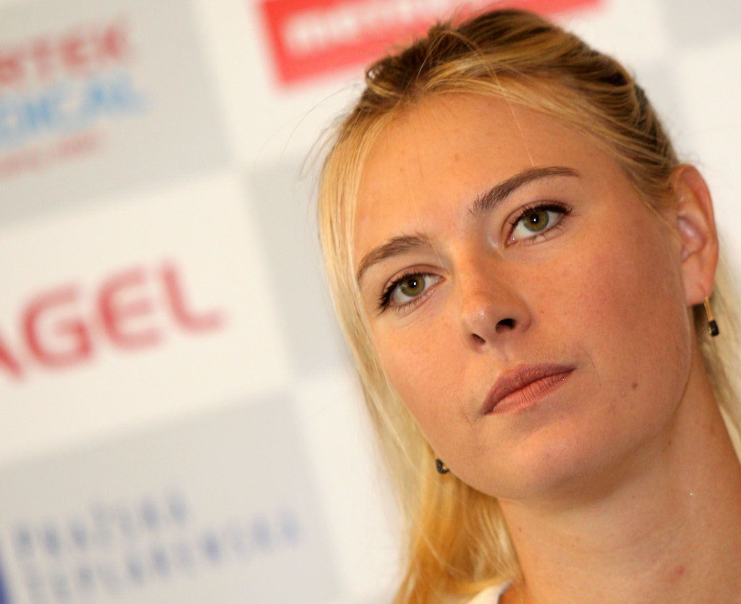 Ruská tenistka Maria Šarapovová během exhibice Advantage Tennis 2012 v Praze.