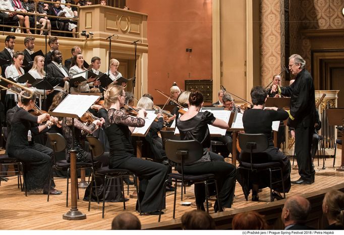 Snímek ze čtvrtečního vystoupení Johna Eliota Gardinera s Monteverdi Choir a English Baroque Soloists na Pražském jaru.