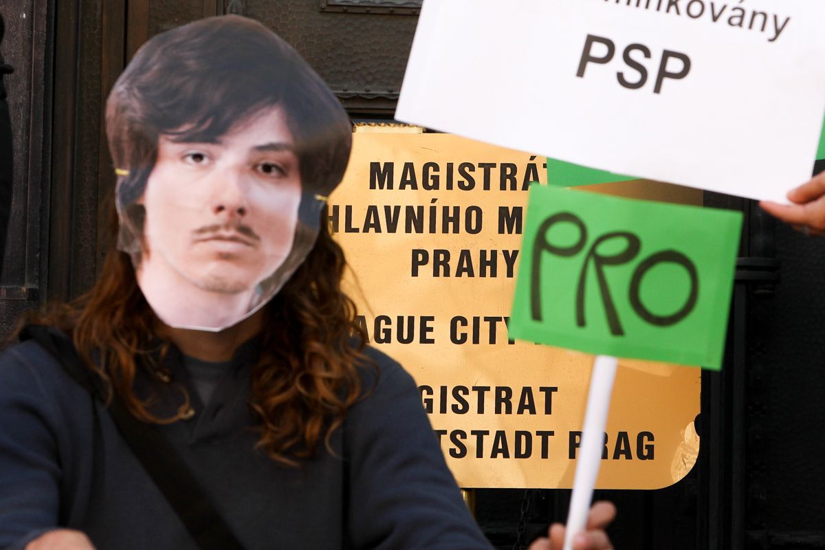 Jednání pražského zastupitelstva 10.9. 2015 plus protest před tím