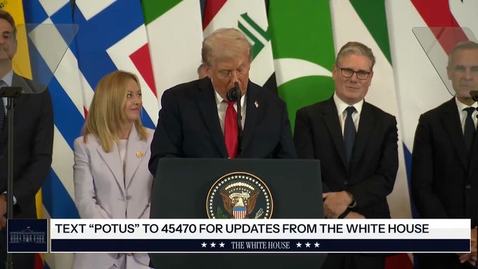 "Je to krásná mladá žena," prohlásil Trump o Meloni