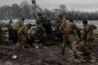 Ukrajinci zesilují útoky v Luhansku, tvrdí analytici. Na Donbase začíná zamrzat půda