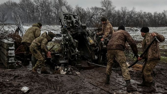 Bahno, zima a smrt. Snímky z ukrajinského Bachmutu ukazují válku v děsivém detailu