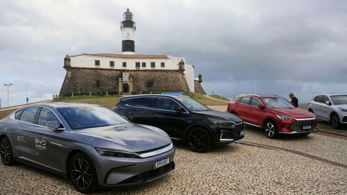 Čínské vozy BYD v Brazílii.