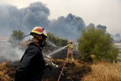 V oblasti, kde působí čeští hasiči, nařídily řecké úřady evakuaci před požárem