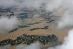 Vietnam kvůli tajfunu evakuoval už desetitisíce lidí