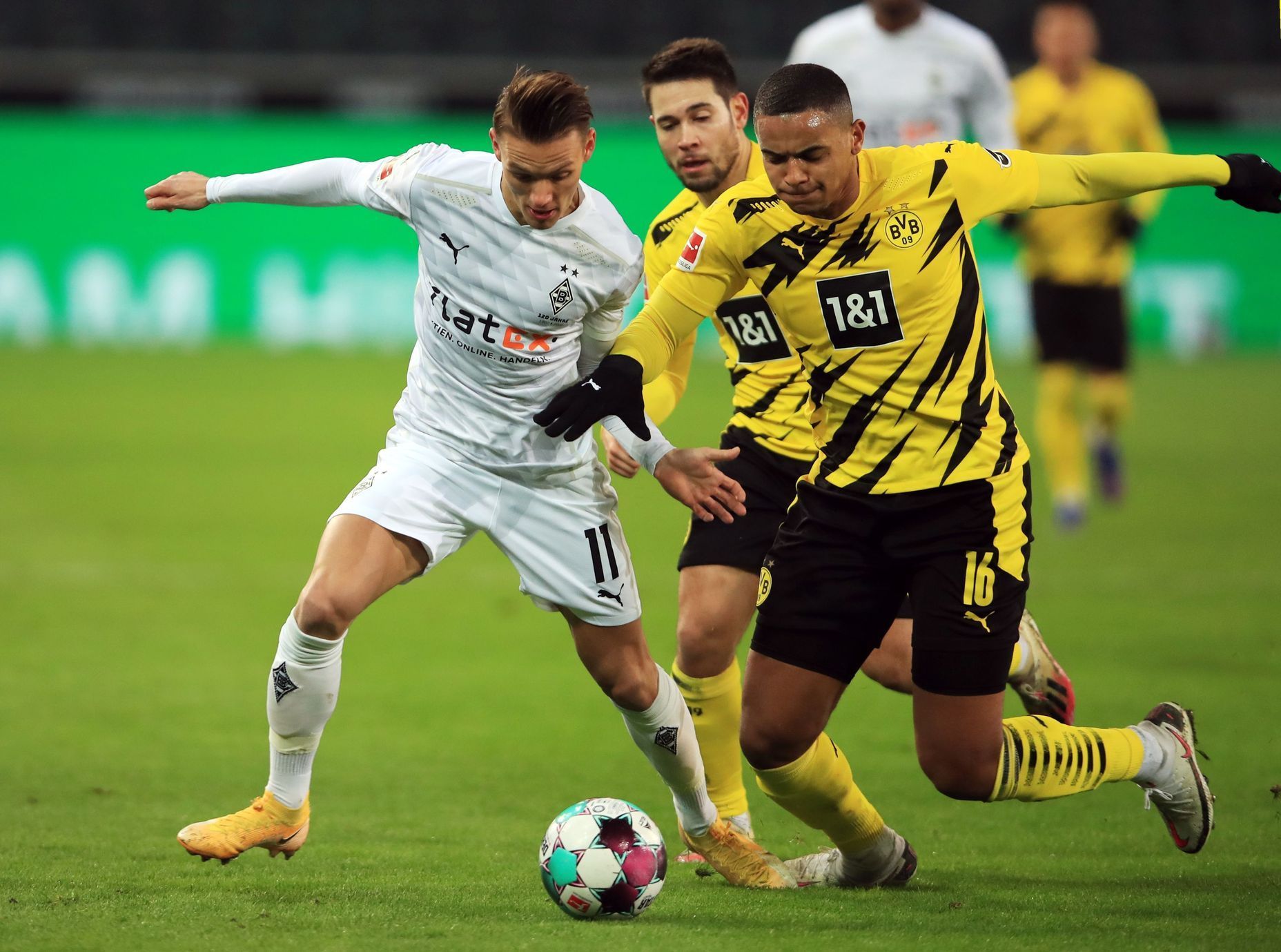 Borussia Mönchengladbach - Borussia Dortmund, Hannes Wolf a Manuel Akanji