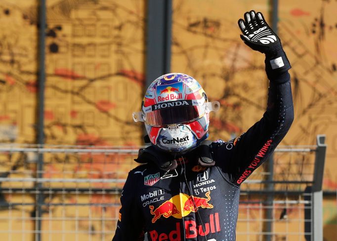 Max Verstappen z Red Bullu slaví triumf v kvalifikaci na VC Nizozemska F1 2021