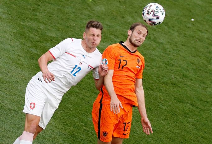 Daley Blind a Lukáš Masopust v osmifinále Nizozemsko - Česko na ME 2020