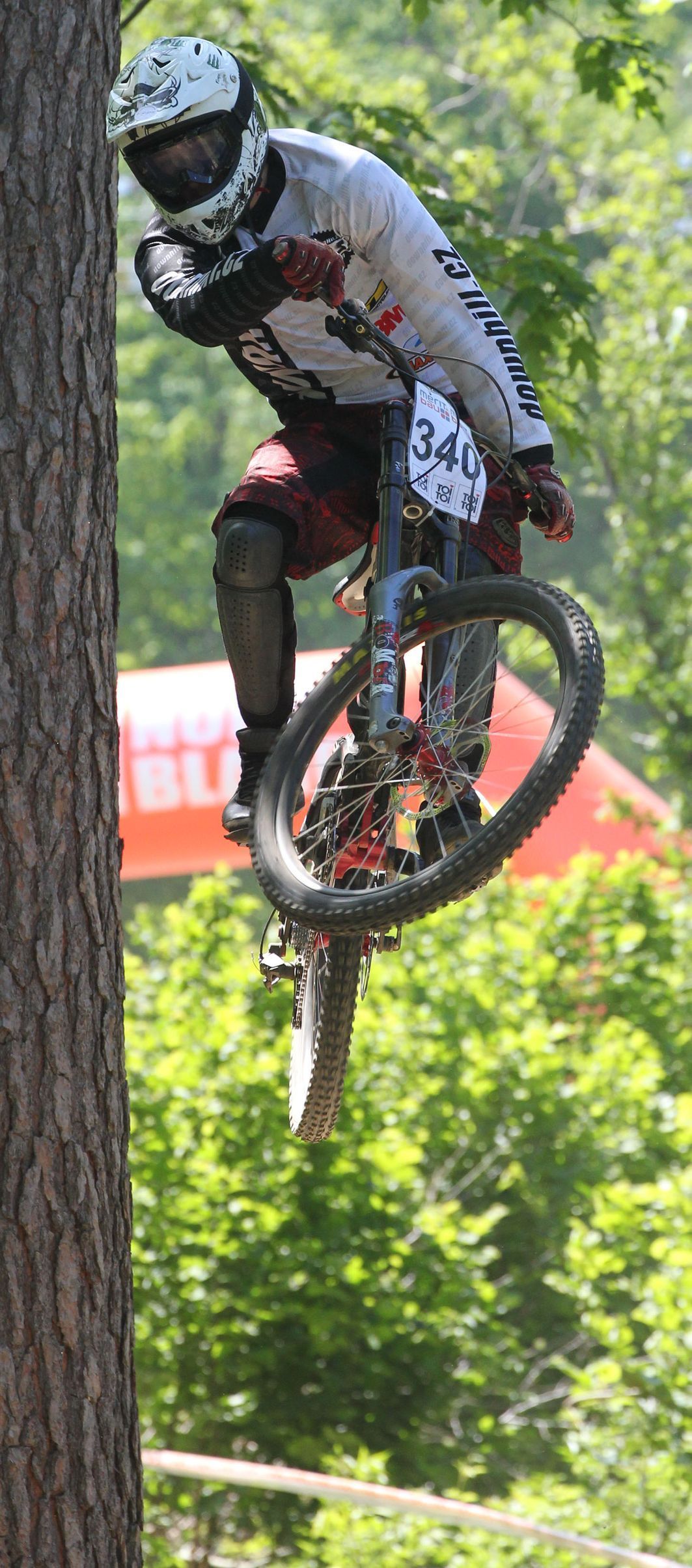 Český pohár horských kol ve sjezdu, Monínec