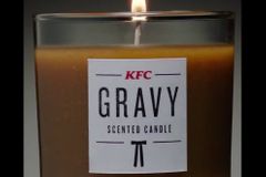 Řetězec KFC vypustil další bizarnost: lidem nabídl svíčku s vůní své omáčky