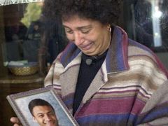 Fotografii svého syna drží ve svém bytě ve francouzském Narbonne matka Zacariase Moussaouiho