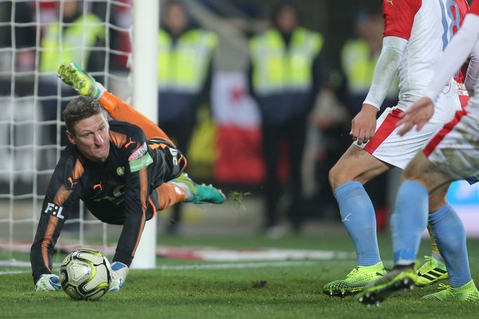 Tomáš Grigar v zápase 16. kola Slavia - Teplice