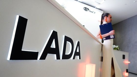 "Tím všechno zaříznou." Na zahraniční auta jdou v Rusku metodou vařené žáby