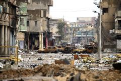 Ozbrojenci Islámského státu přestrojení za policisty zabili v Mosulu 15 lidí