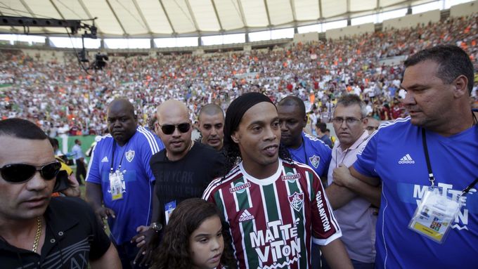 Takhle vítali Ronaldinha ve Fluminense.