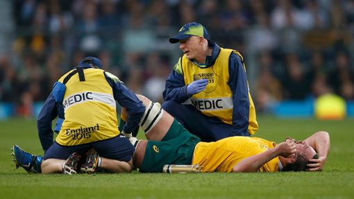 MS 2015, finále, Nový Zéland-Austrálie: zraněný Kane Douglas