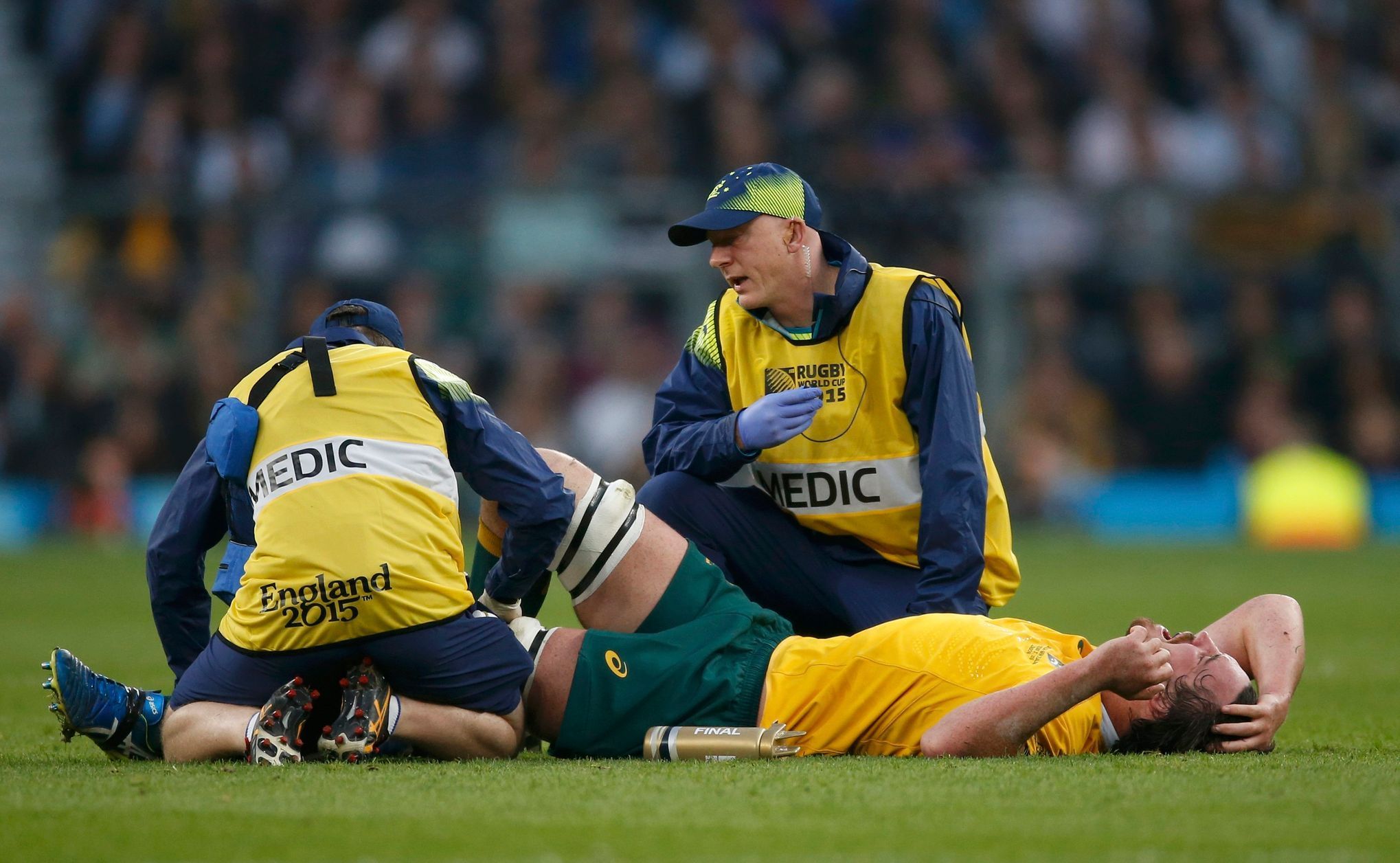 MS 2015, finále, Nový Zéland-Austrálie: zraněný Kane Douglas