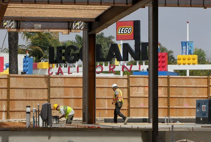 San Diego California News - May 9, 2012 May 9, 2012 - Carlsbad - May 9, 2012, Carlsbad, California, USA_|The upper section of Legoland's main entrance can be seen through what will be the lobby of Legoland's 250 room hotel that's under construction.