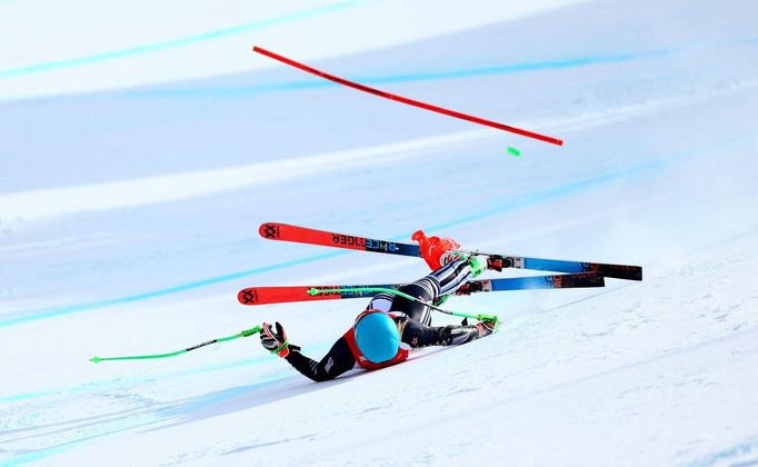 Alice Robinsonová padá v super-G na ZOH 2022 v Pekingu