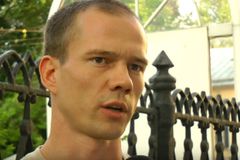 Ruský soud pustil na svobodu opozičníka Dadina, ve vězení byl za opakovanou účast na protestech
