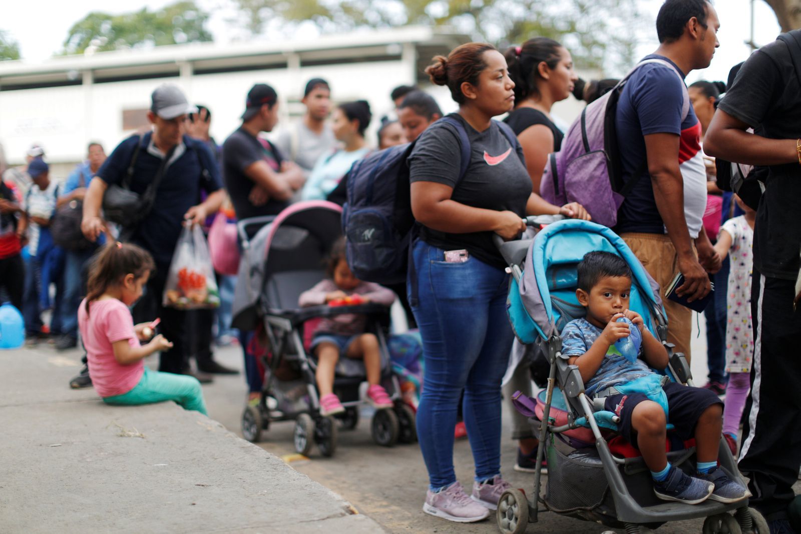 Karavana migrantů ze Střední Ameriky putuje do USA.