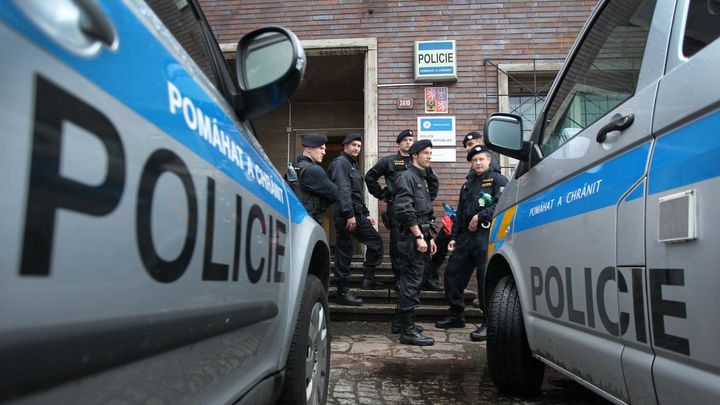 Podezřelý z vraždy dvou seniorů je jejich vnuk. Muž je nyní v psychiatrické nemocnici