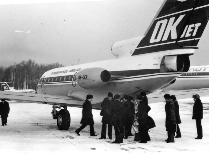 Letadlo ČSA Jakovlev Jak-40, lokace neuvedena, 70. léta. Fotografie z historie ČSA, které v říjnu 2023 oslavily výročí 100 let své existence.