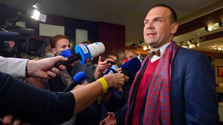 Ministr chtěl odvolat celou radu ČT a rozhlasu. Protiústavní, povstali poradci vlády; Zdroj foto: ČTK