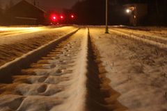 Sníh zastavil vlaky, mimo provoz je deset tratí