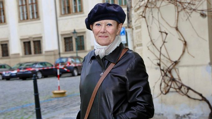 Zdena Hadrbolcová v roce 2017 po křtu knihy v pražském Cafe de Paris.