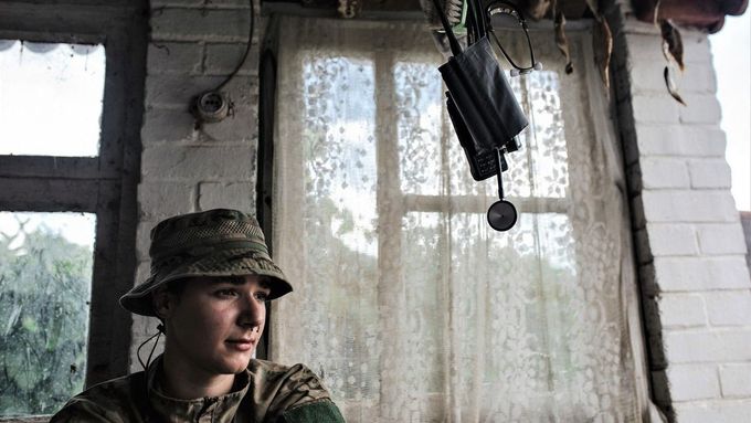 Ukrajinská vojačka, ilustrační foto.