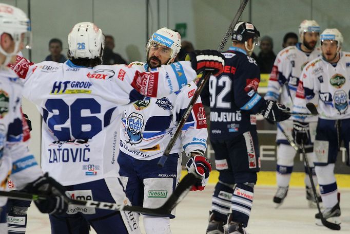 Martin Zaťovič a Jozef Kováčik se radují z gólu Komety.